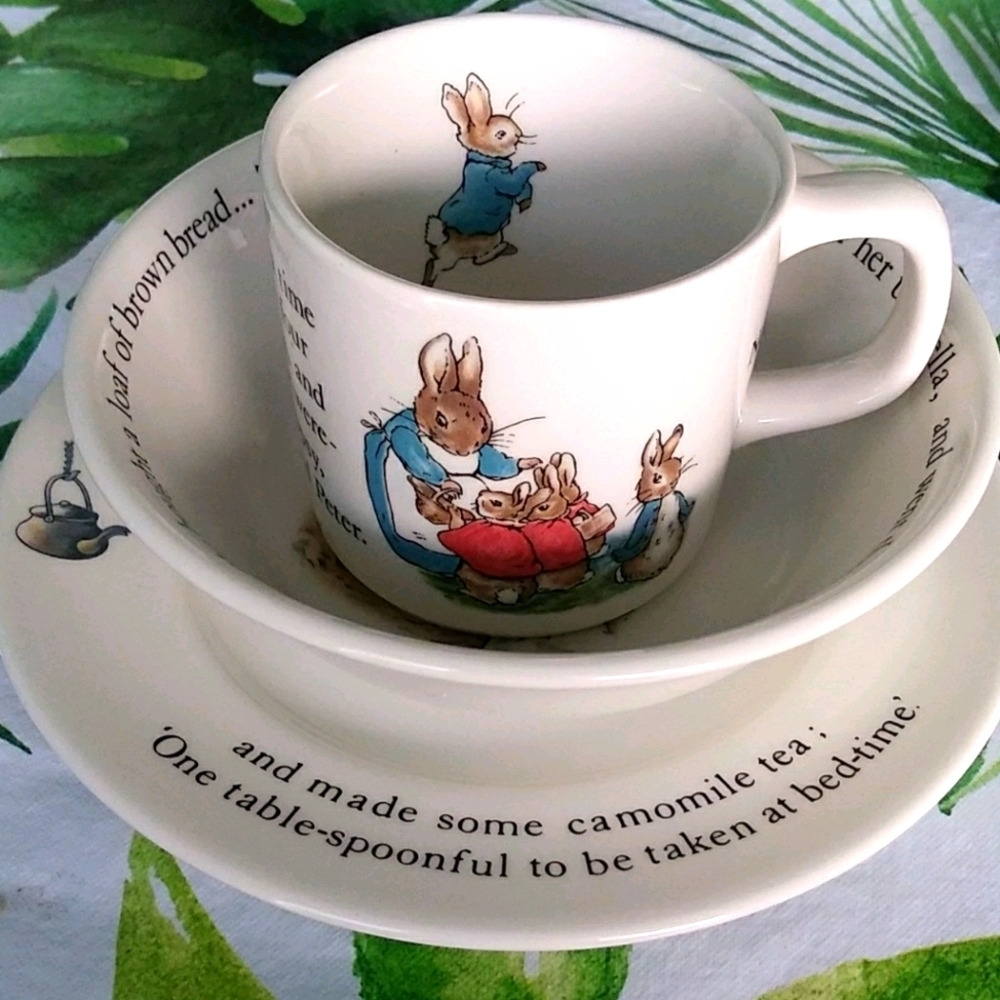 WEDGWOOD Dining Set/ Peter Rabbit